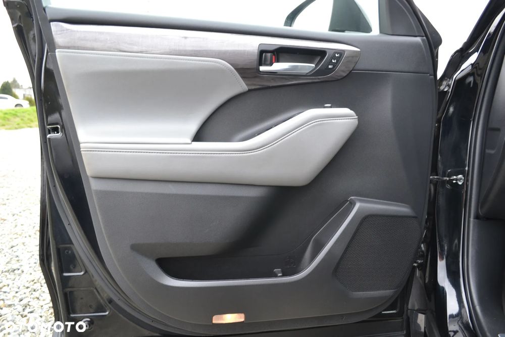 Toyota Highlander 2.5 Hybrid Executive - 26