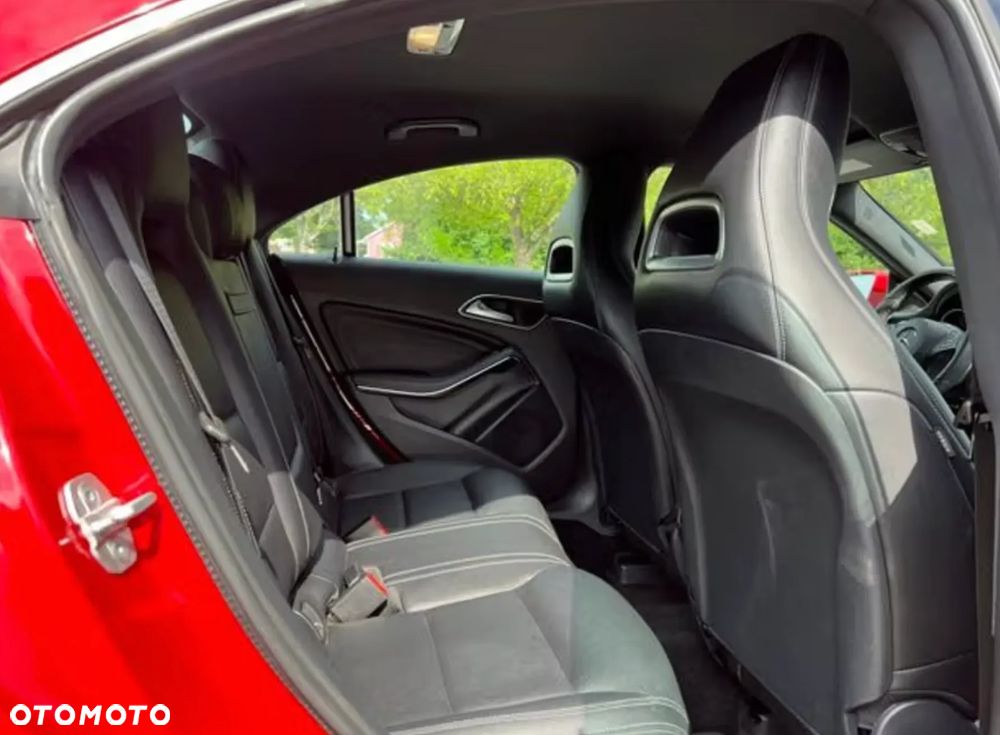 Mercedes-Benz CLA 250 4Matic 7G-DCT Sport - 15