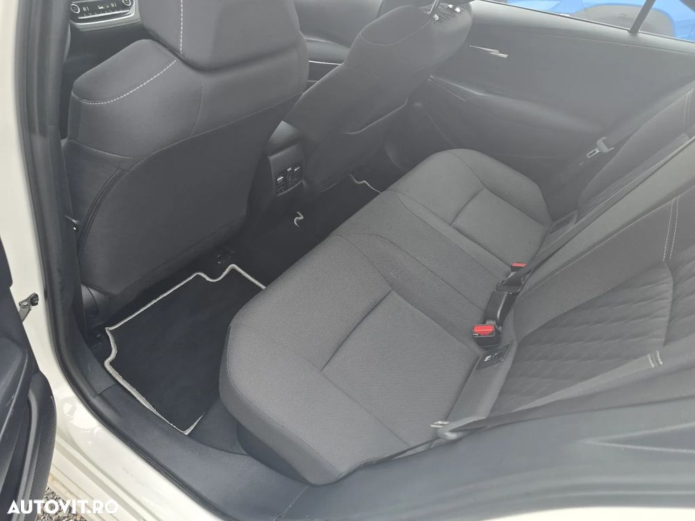 Toyota Corolla 1.8 HSD Business - 10