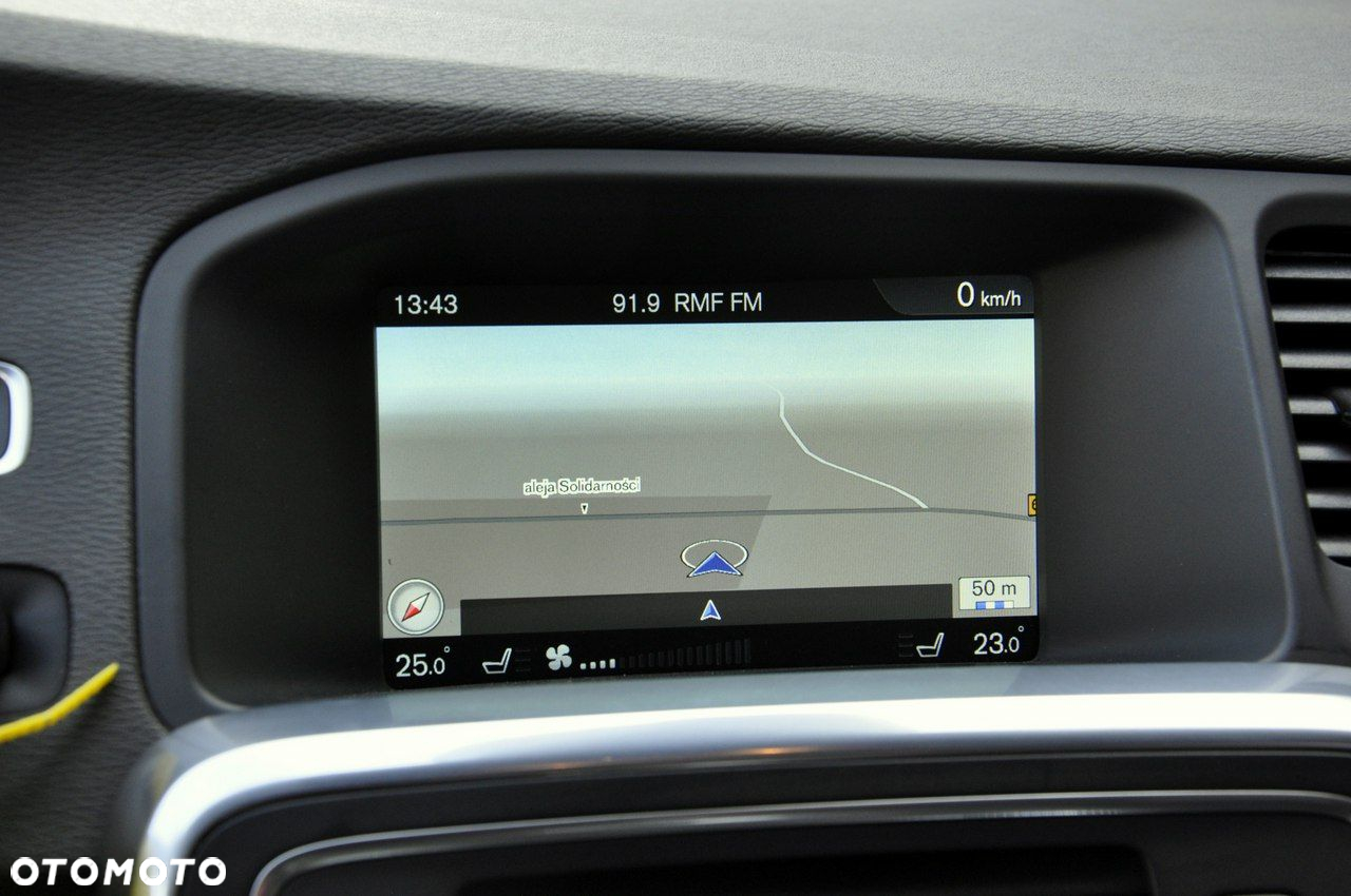 Volvo V60 D4 Drive-E Momentum - 38