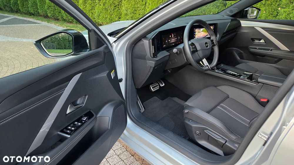 Opel Astra 1.2 T GS Line S&S - 10