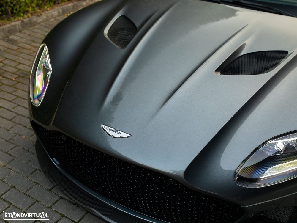 Aston Martin DBS Volante Superleggera - 7