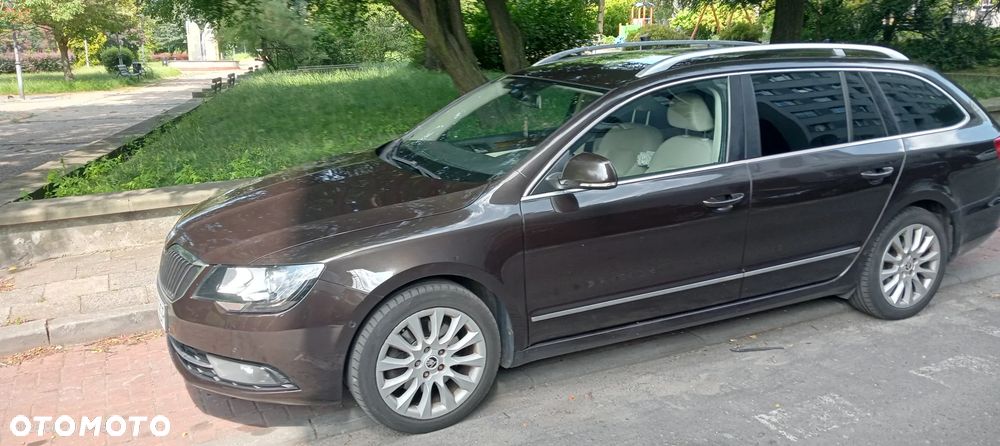 Skoda Superb 2.0 TDI 4x4 Elegance DSG - 9