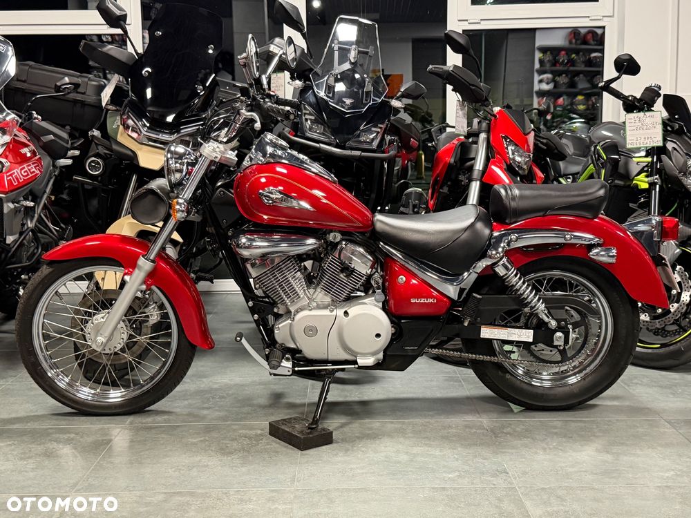 Suzuki Intruder - 27
