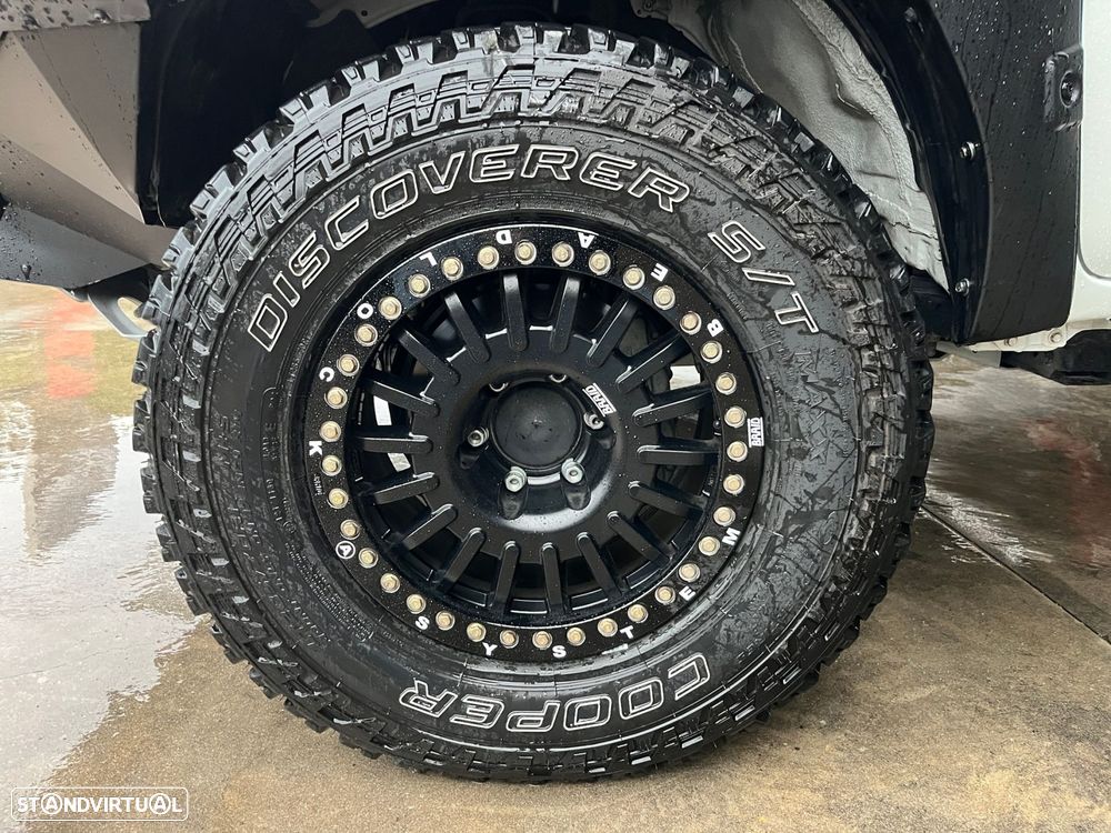 Toyota Hilux 2.4 D-4D 4WD CD Tracker S CA - 18