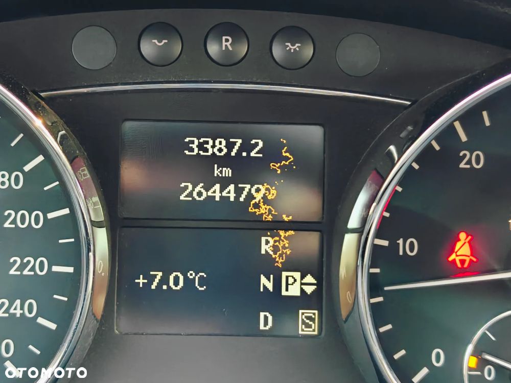 Mercedes-Benz Klasa R 320 CDI 4Matic 7G-TRONIC - 25