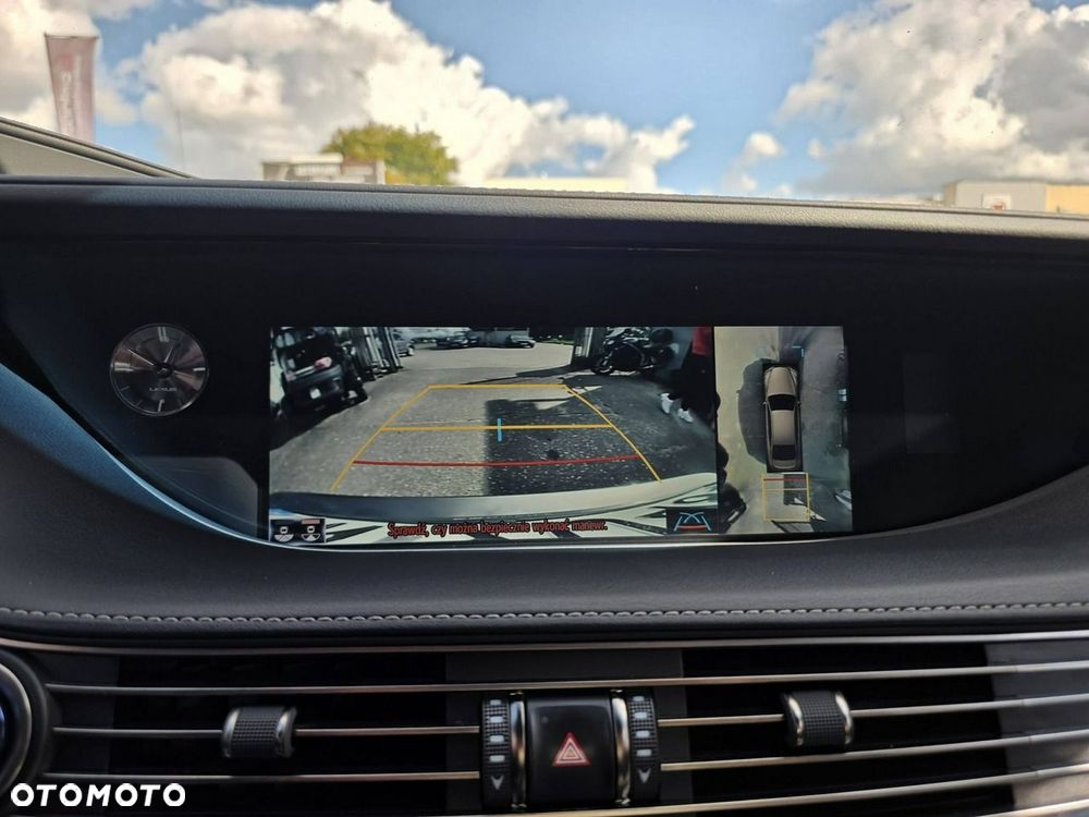 Lexus LS 500h Business Edition AWD - 19