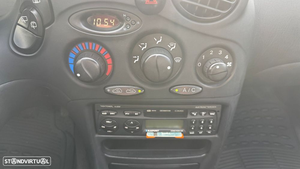 Hyundai Coupe 1.6 16V FX - 26