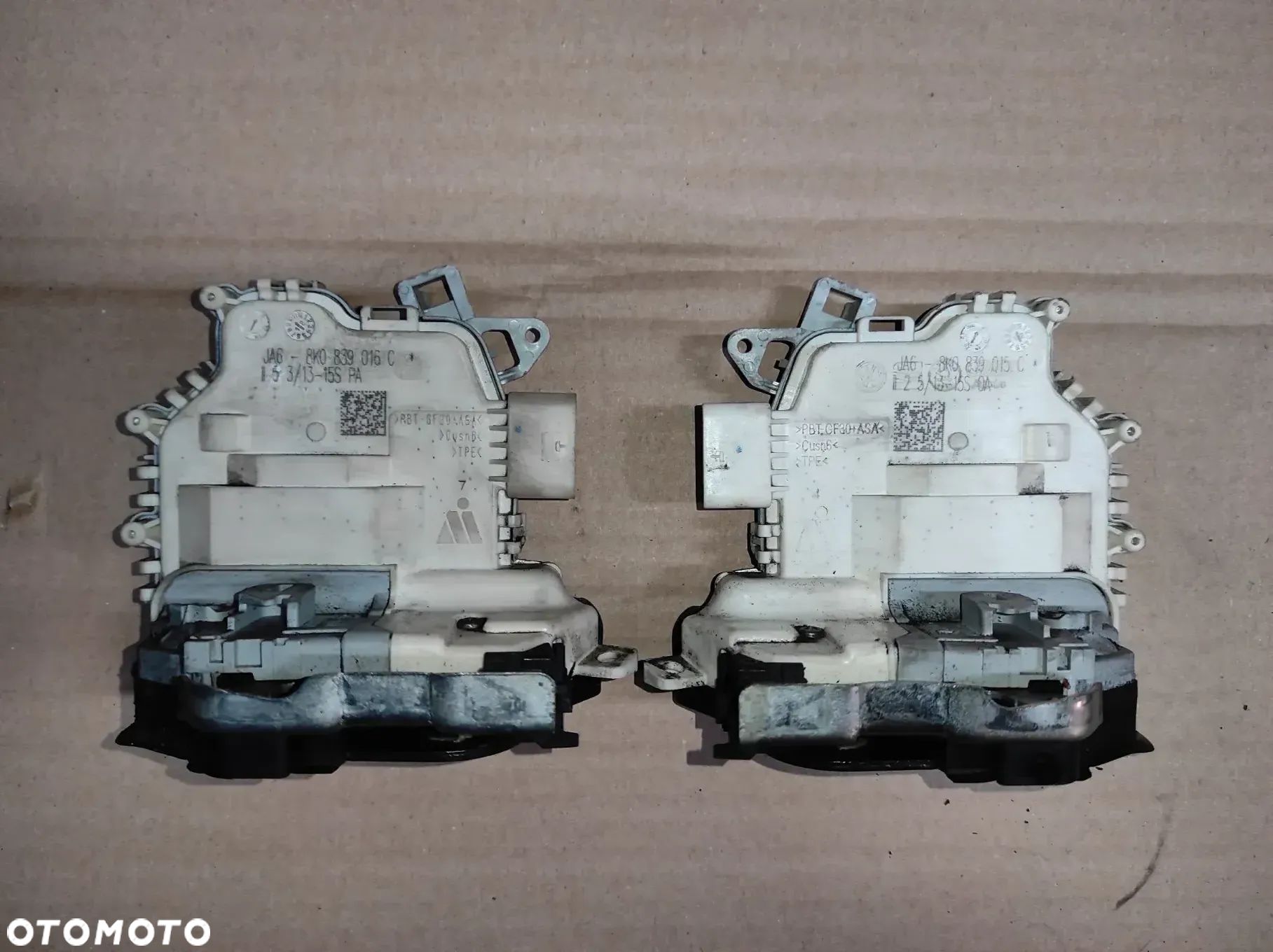 ZAMEK DRZWI PRAWY LEWY TYLNY TYŁ AUDI A4 B8 LIFT 10-15R - 1