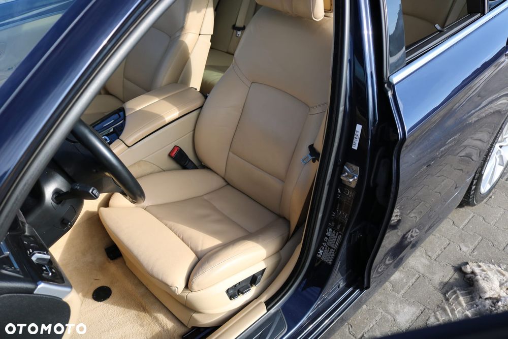 BMW Seria 5 525d xDrive Modern Line - 27