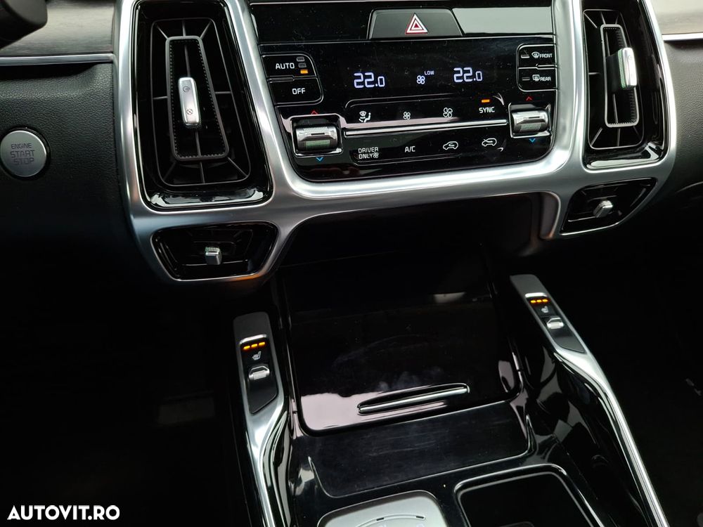 Kia Sorento - 32