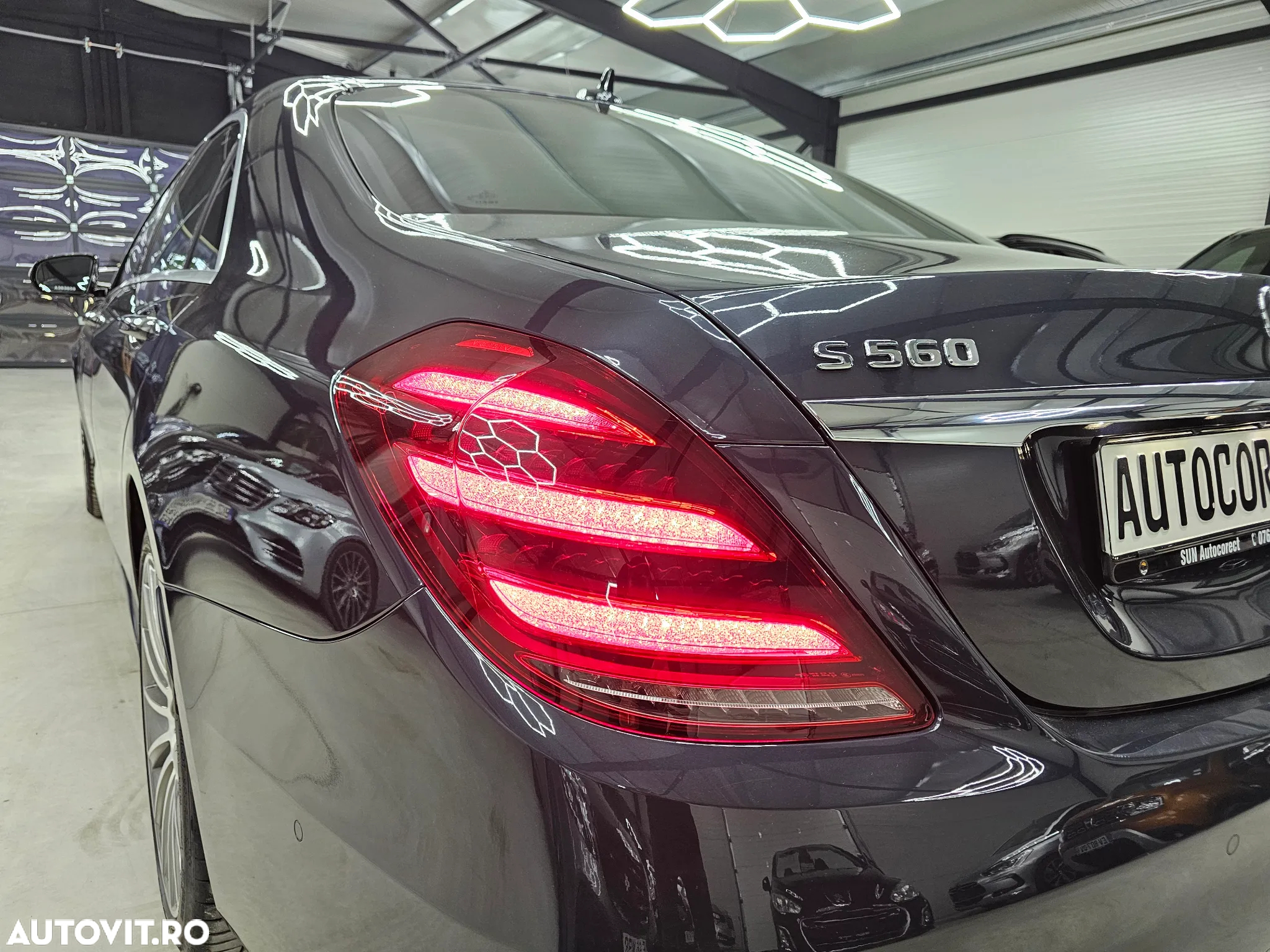 Mercedes-Benz S 560 L 4Matic 9G-TRONIC - 35