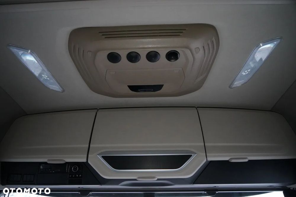 DAF XG 530 / RETARDER / CAŁY NA PODUSZKACH / KLIMA POSTOJOWA / - 33