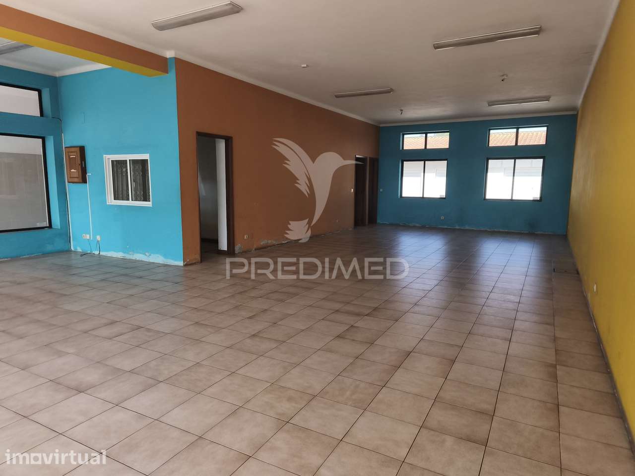 Loja 125 m² com Garagem | Possibilidade de Conversão em Habitação |... - Grande imagem: 3/4