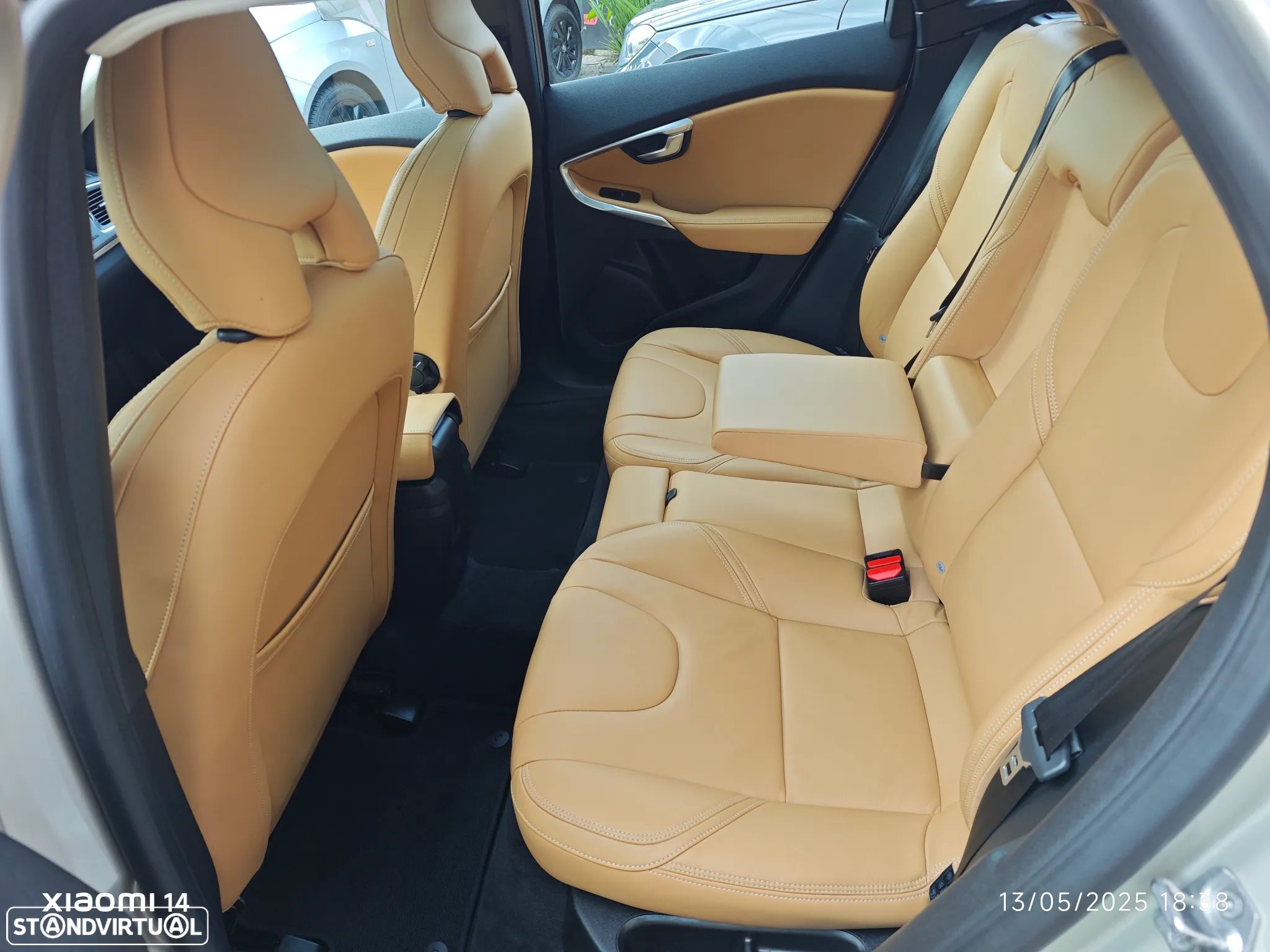 Volvo V40 Cross Country 1.5 T3 Summum Geartronic - 24