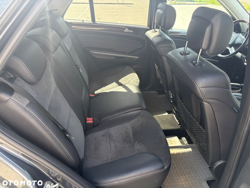 Mercedes-Benz ML 300 CDI 4Matic 7G-TRONIC DPF BlueEFFICIENCY - 14