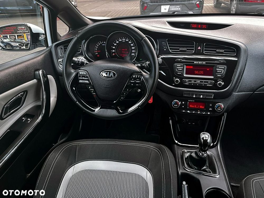 Kia Ceed - 15