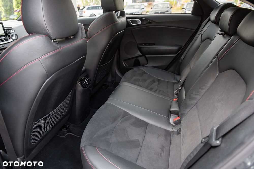 Kia ProCeed 1.6 T-GDI DCT7 OPF GT - 32