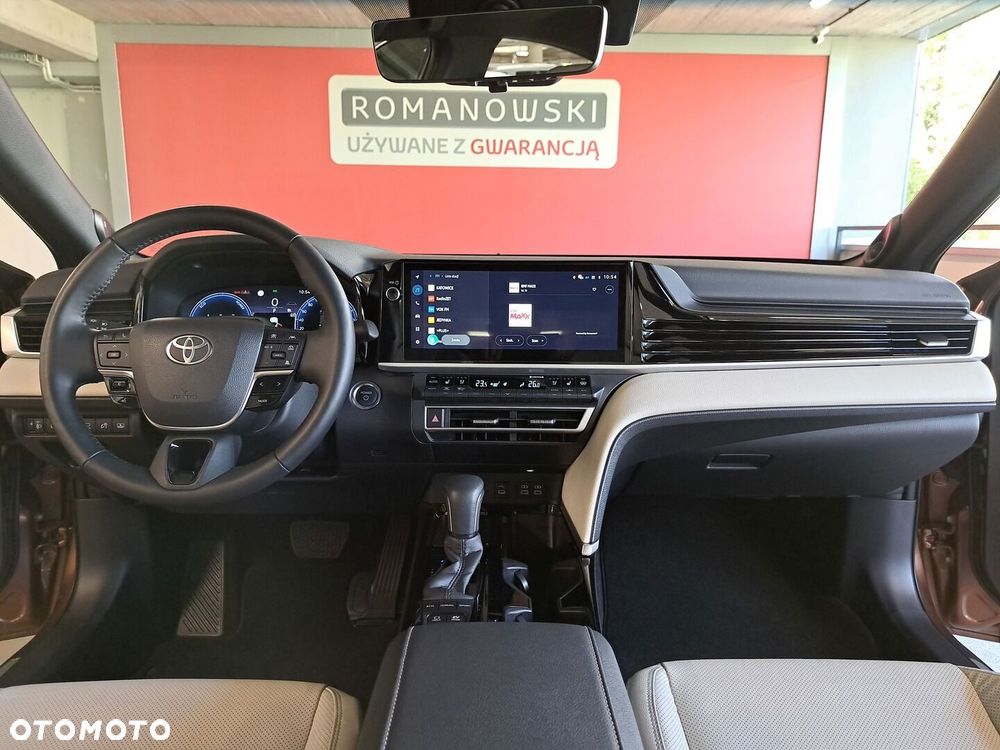 Toyota Camry - 19