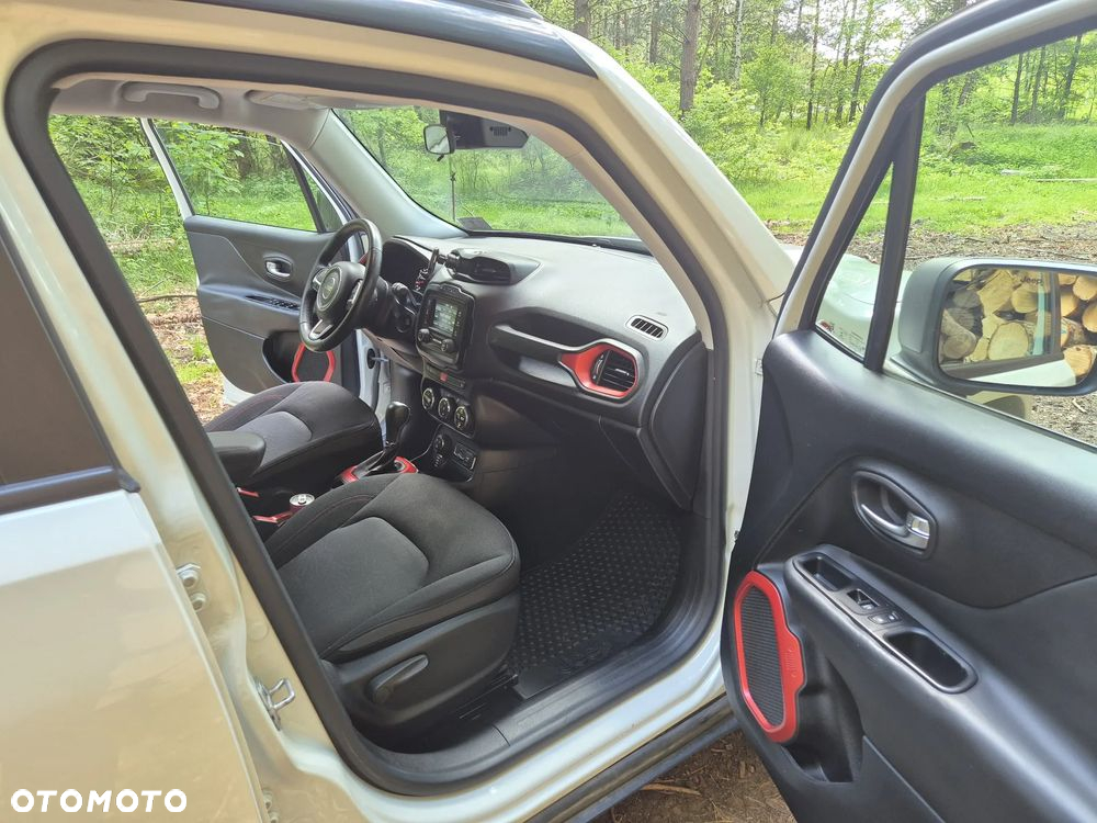 Jeep Renegade - 12