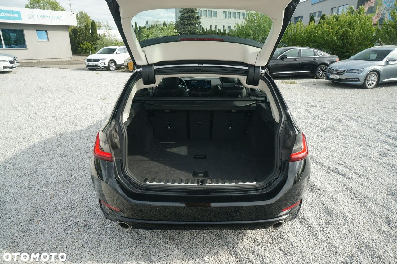 BMW Seria 3 320i - 28