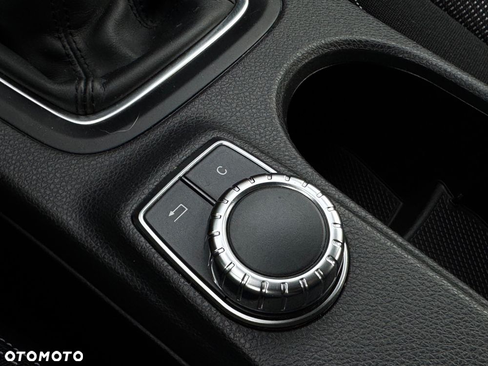 Mercedes-Benz Klasa B 180 CDI (BlueEFFICIENCY) - 21