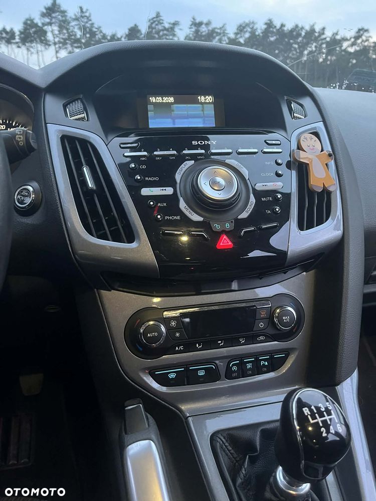 Ford Focus 1.6 EcoBoost Trend - 11