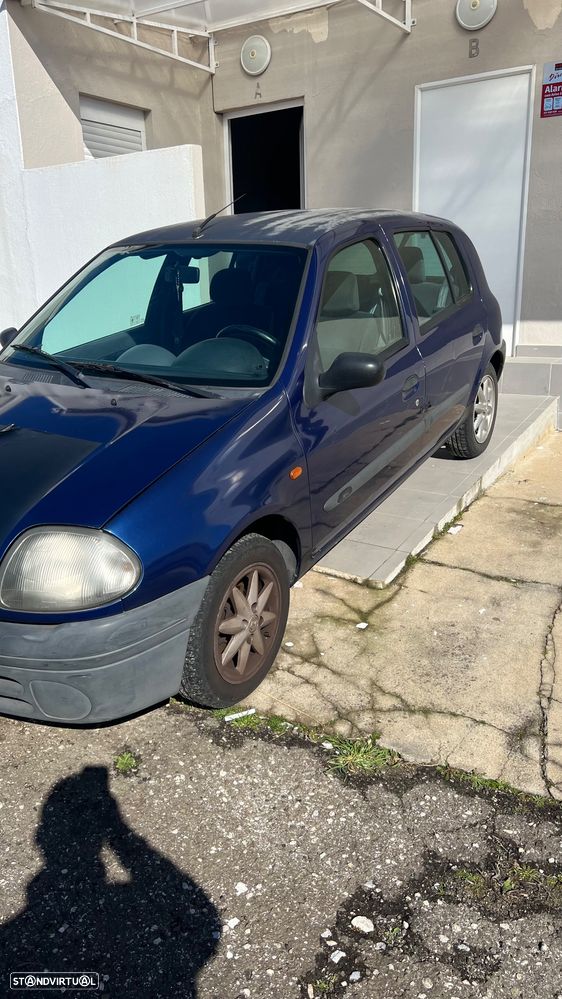 Renault Clio - 1