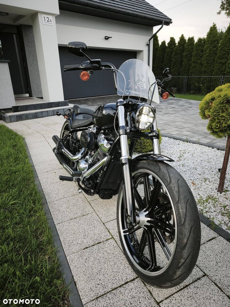 Harley-Davidson Softail Breakout - 13