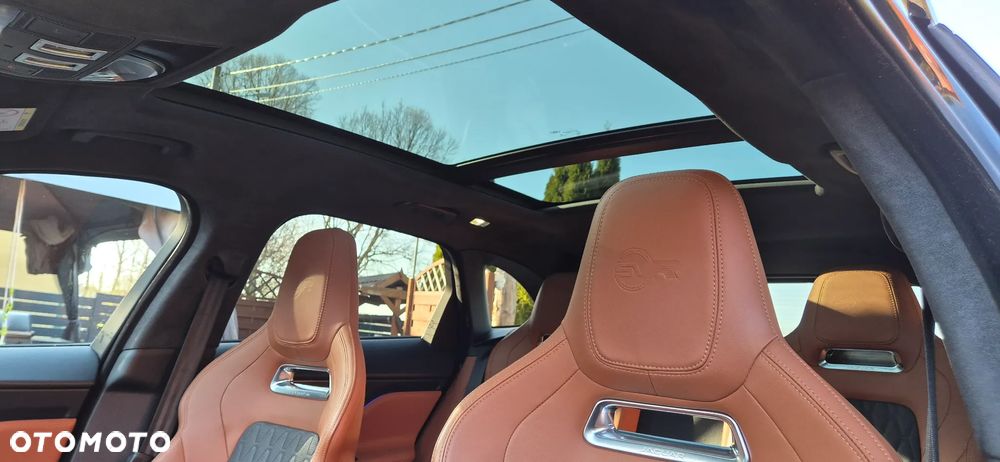 Jaguar F-Pace 5.0 V8 P550 AWD SVR - 11