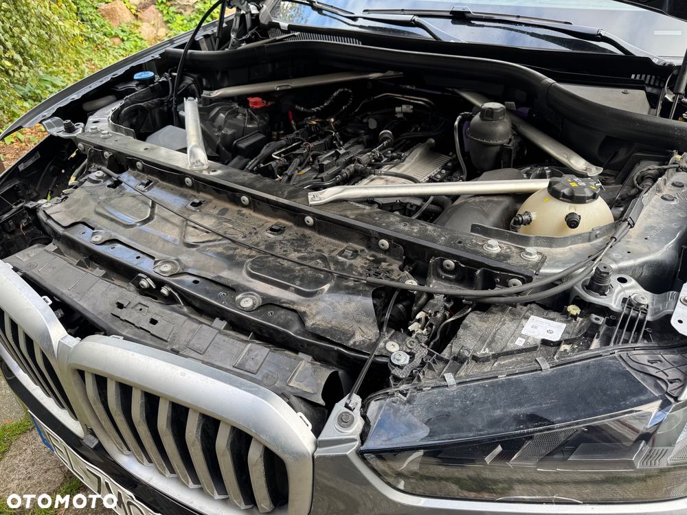 BMW X5 xDrive40i mHEV Individual Edition sport - 18