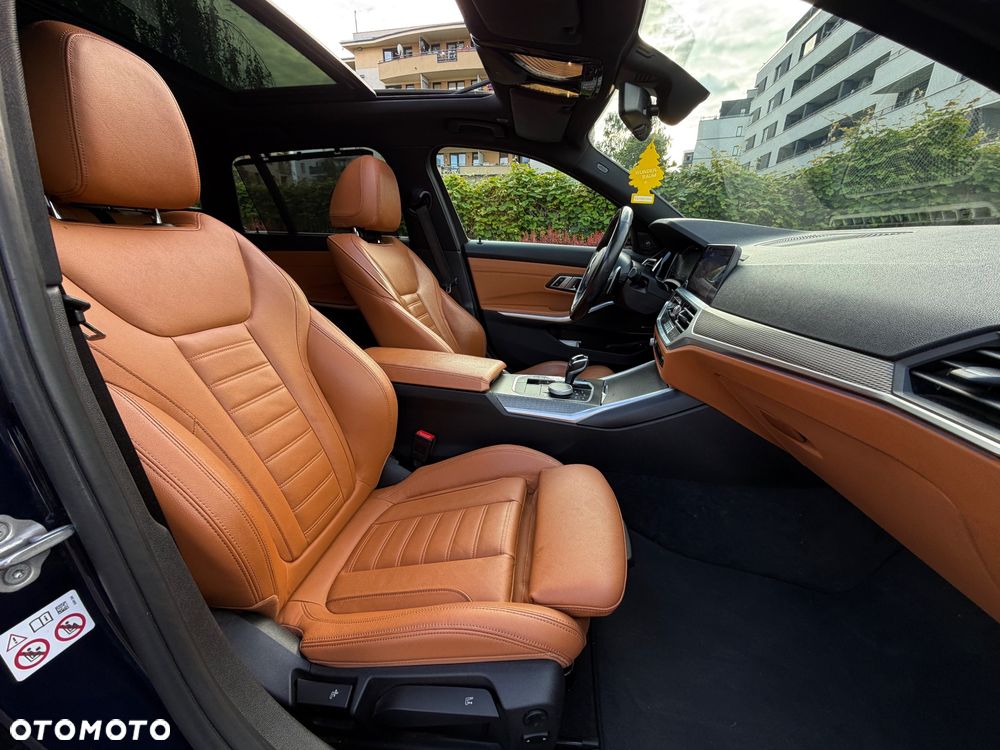 BMW Seria 3 330e M Sport - 27