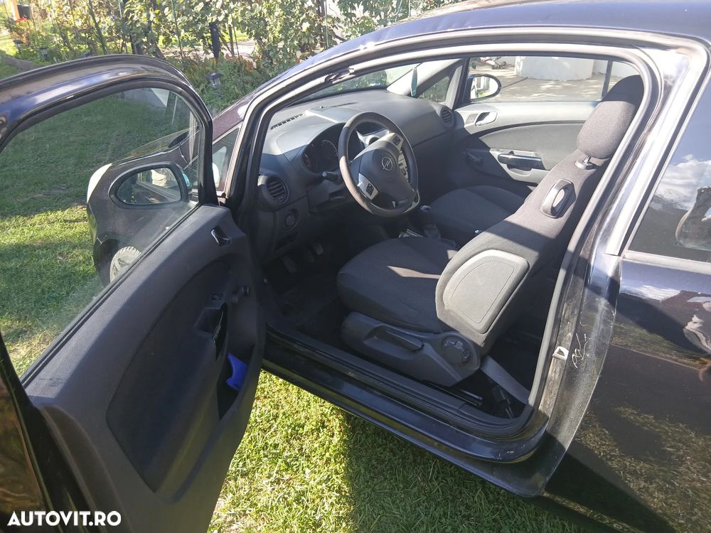 Opel Corsa 1.2i Essentia - 11
