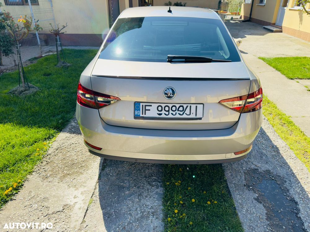 Skoda Superb 1.6 TDI DSG Ambition - 4