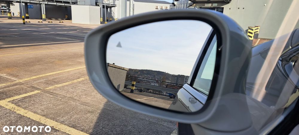 Chrysler Pacifica - 26