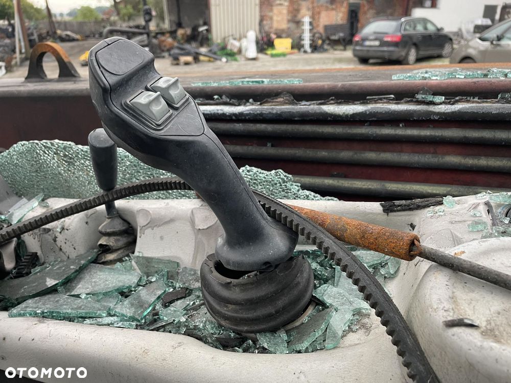 Manitou MLT 634 - joystick - 1