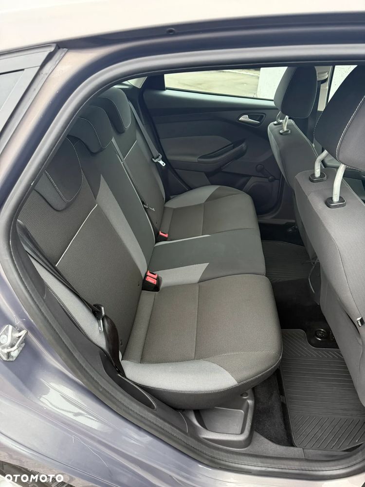Ford Focus 1.6 Ambiente - 14