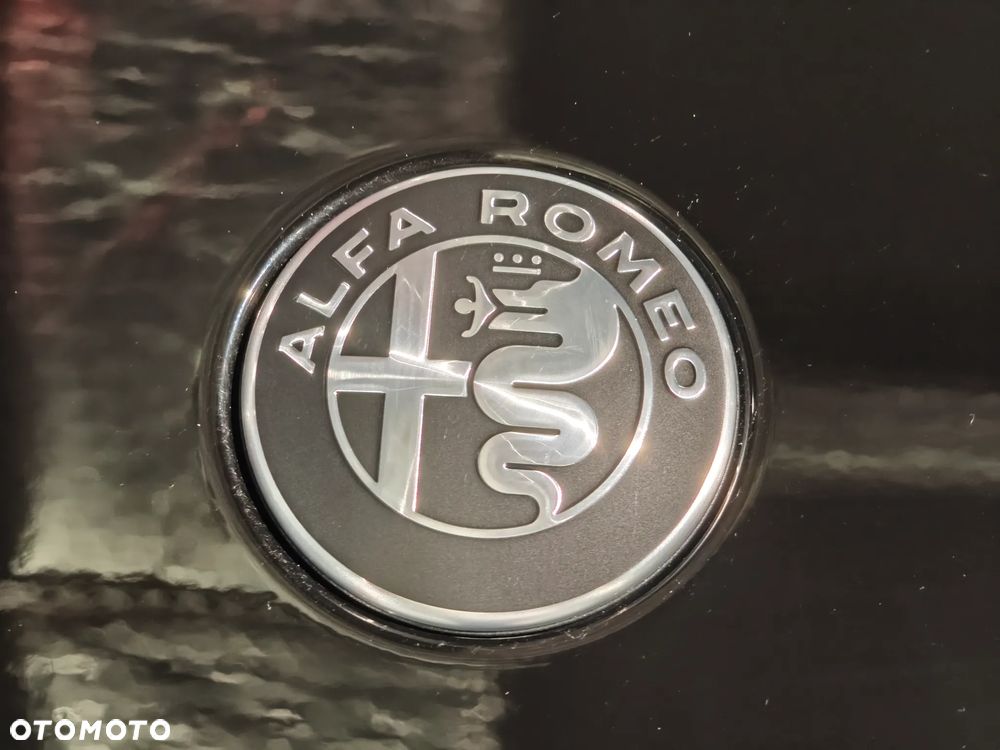 Alfa Romeo Junior 1.2 mHEV Ti eDCT - 10