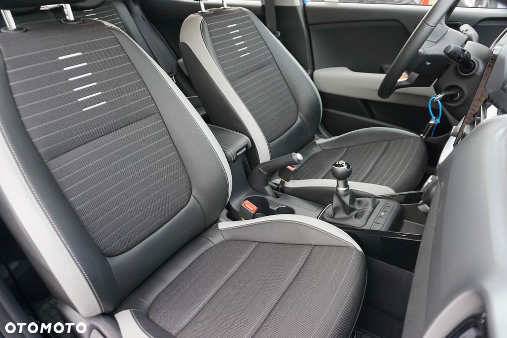 Kia Stonic 1.2 L - 34