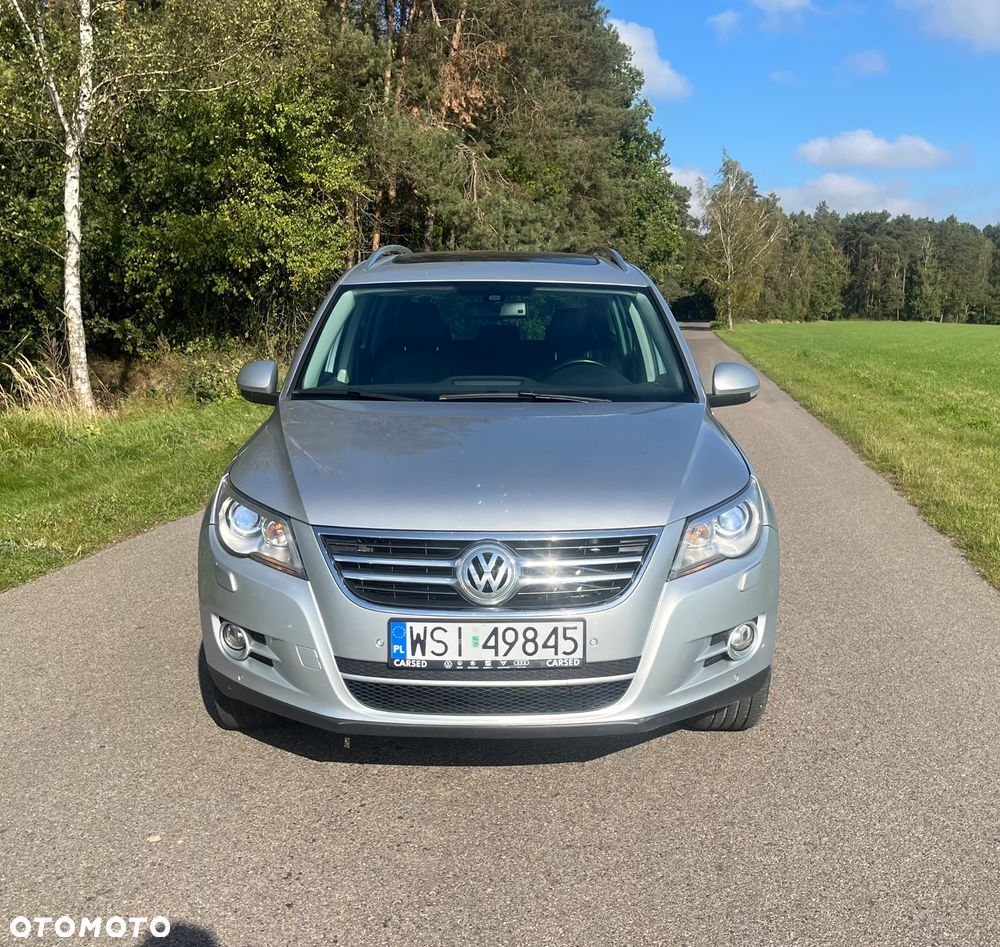 Volkswagen Tiguan - 1