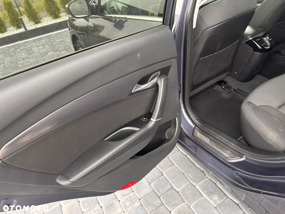 Hyundai i40 Kombi blue 1.7 CRDi Classic - 21