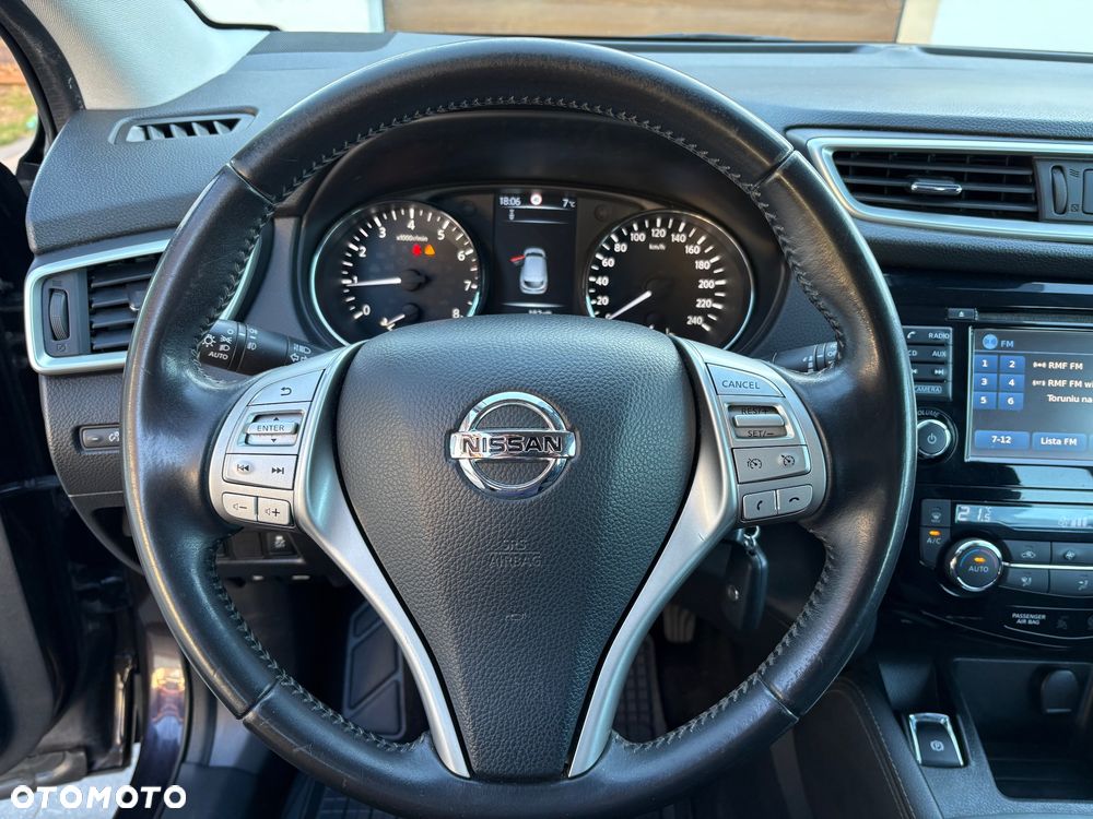 Nissan Qashqai 1.2 DIG-T N-Vision - 23