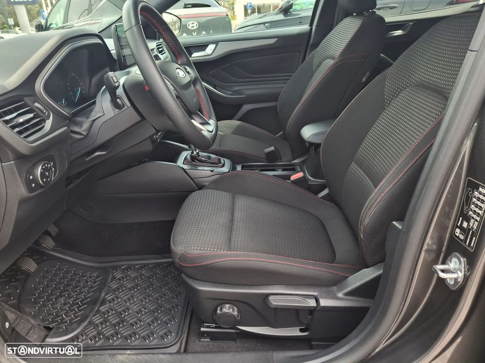 Ford Focus 1.0 EcoBoost MHEV ST-Line - 12