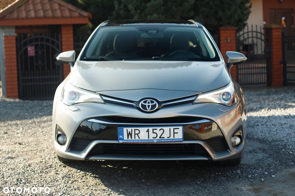 Toyota Avensis 1.8 Executive - 16