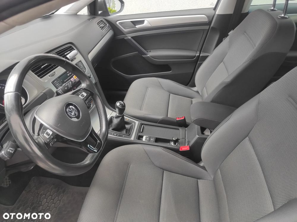 Volkswagen Golf 1.6 TDI BMT Comfortline - 11