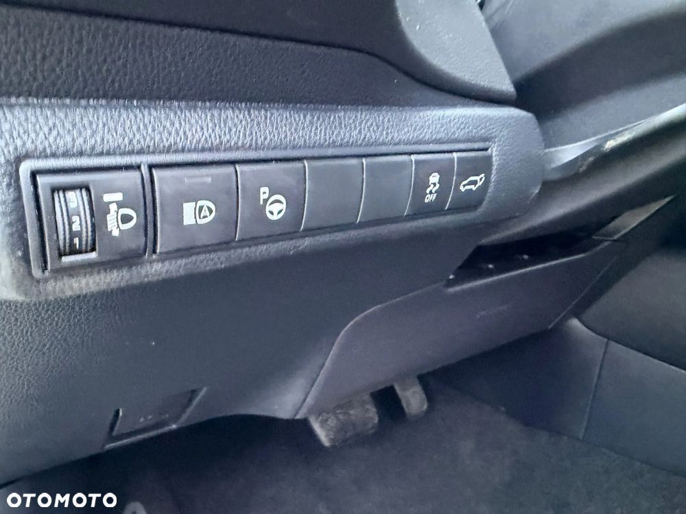 Toyota Corolla 2.0 Hybrid Comfort - 21