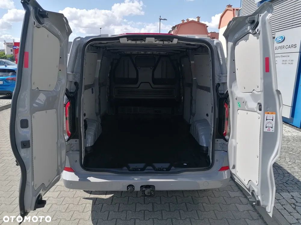 Ford CUSTOM VAN LIMITED - 9