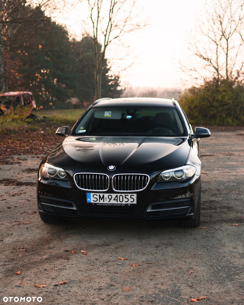 BMW Seria 5 525d xDrive - 17