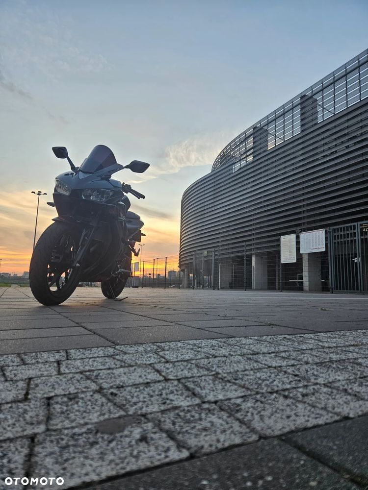 Yamaha R3 - 15