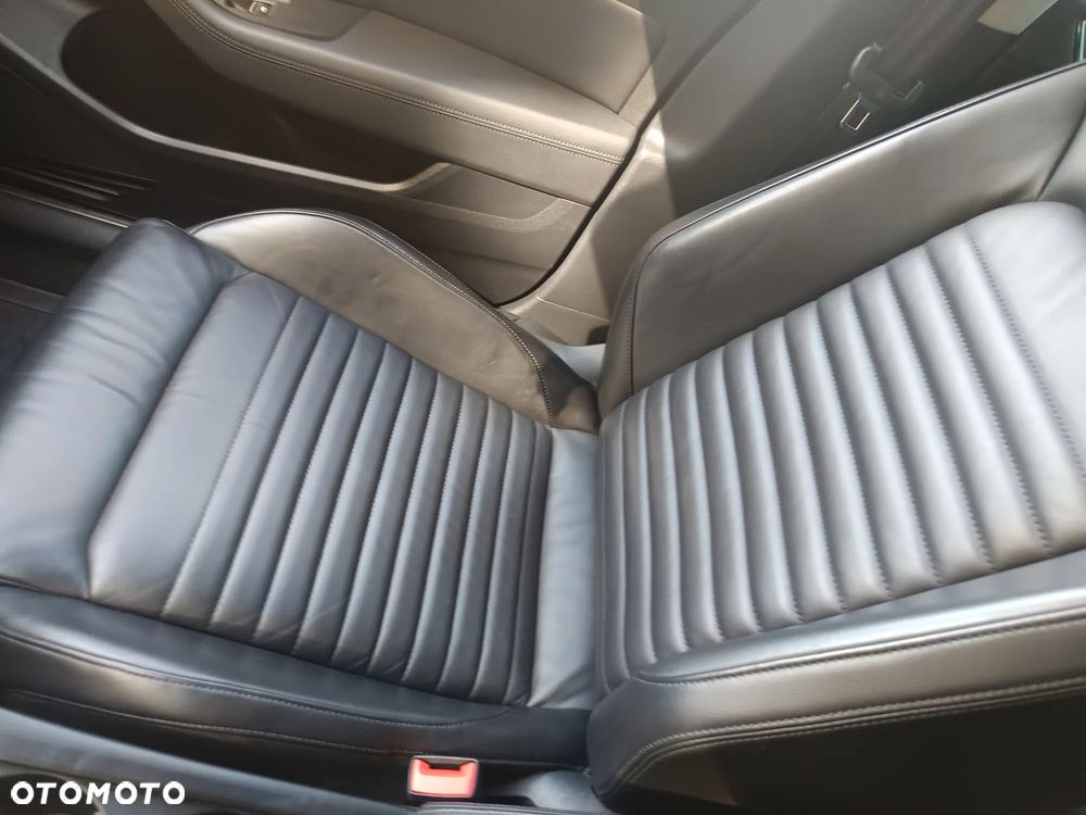 Volkswagen Passat 2.0 TDI SCR (BlueMotion Tech) 4Mot DSG Highline - 19